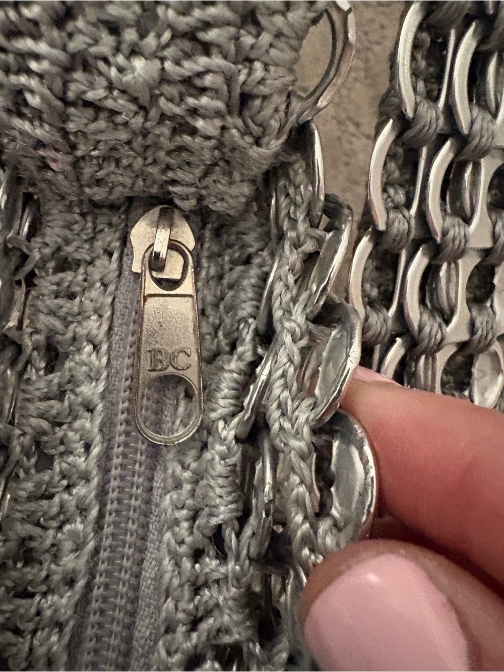 Woven Chain-Link Shoulder Bag in Silver, Escama Brazil - Picture 2 of 6